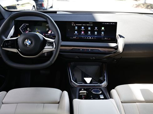 Certified 2025 BMW X3 xDrive30 w/ Premium Package AWD/4WD image 27