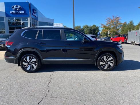 Used 2025 Volkswagen Atlas SEL image 9