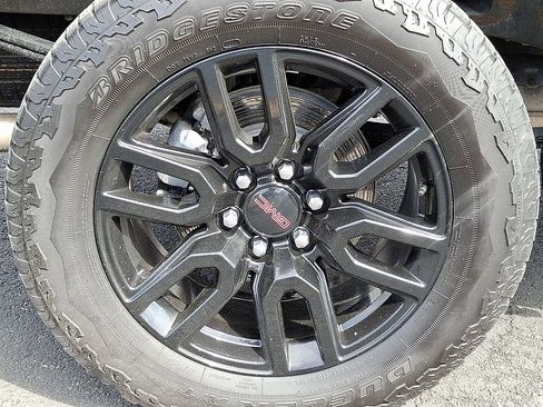 Used 2024 GMC Sierra 1500 Elevation image 9