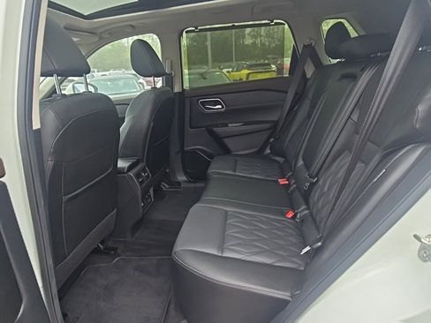 Used 2023 Nissan Rogue Platinum w/ Platinum Premium Package image 37