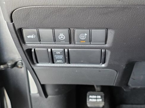 Used 2024 Nissan Armada SL w/ Captain's Chairs Package AWD/4WD image 34