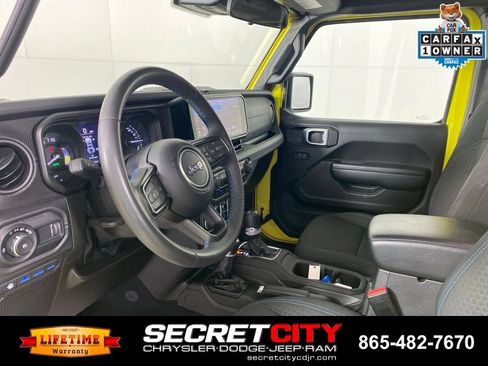 Used 2024 Jeep Wrangler Unlimited Rubicon 4xe AWD/4WD image 11