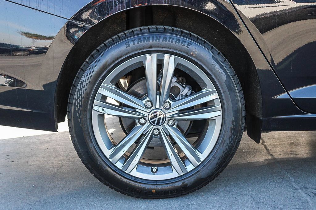 Used 2023 Volkswagen Jetta SE FWD image 12