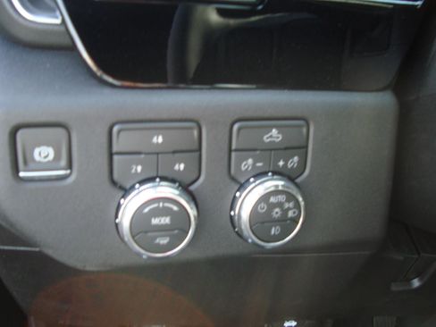 New 2026 GMC Sierra 3500 SLE w/ SLE Convenience Package AWD/4WD image 6