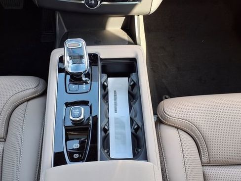 New 2026 Volvo XC90 T8 Ultra w/ Protection Package Premier AWD/4WD image 24