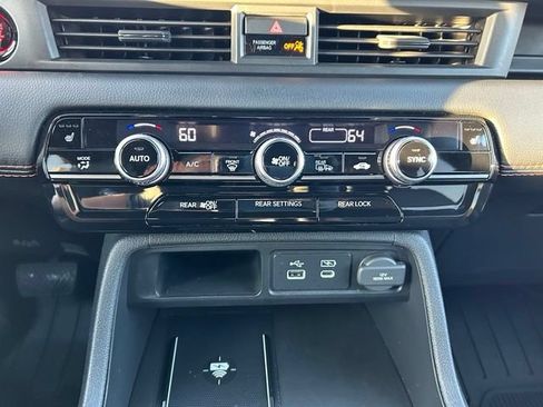 Used 2025 Honda Pilot TrailSport image 22