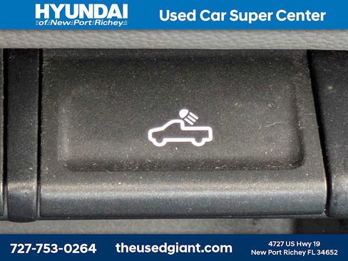 Used 2015 Chevrolet Colorado W/T RWD image 24