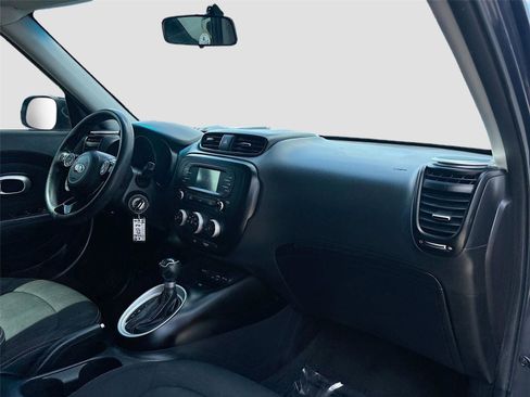 Used 2016 Kia Soul + image 29