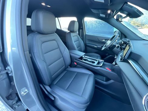 Used 2025 Chevrolet Equinox LT w/ Convenience Package II image 28