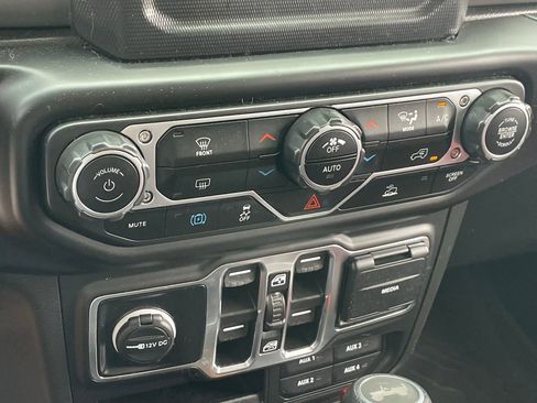 Used 2023 Jeep Wrangler Unlimited image 8