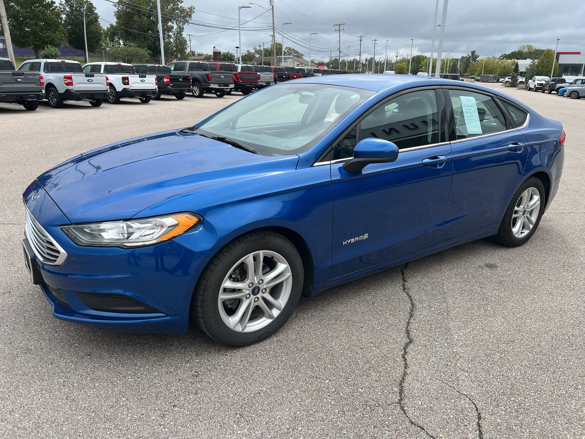 Used 2018 Ford Fusion SE FWD image 3