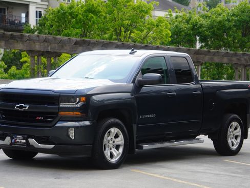 Used 2017 Chevrolet Silverado 1500 LT w/ All Star Edition AWD/4WD image 4