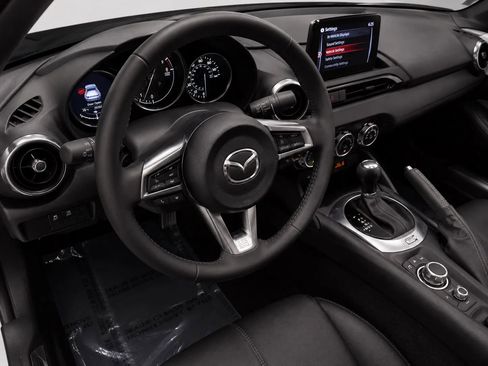 Used 2021 MAZDA MX-5 Miata RF Grand Touring RWD image 18