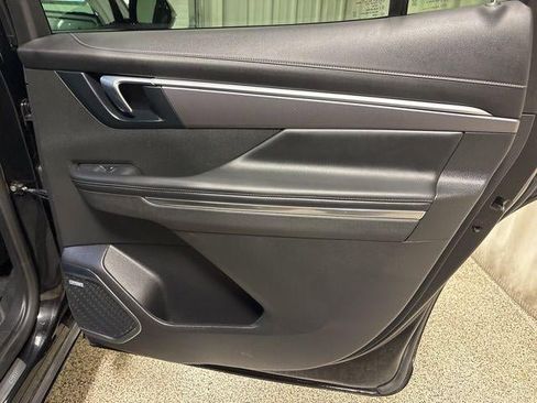 Used 2025 Buick Enclave Sport Touring image 24