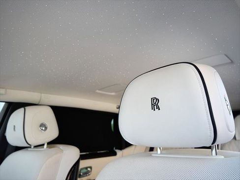 Certified 2022 Rolls-Royce Phantom Extended Wheelbase w/ The Phantom Package RWD image 10