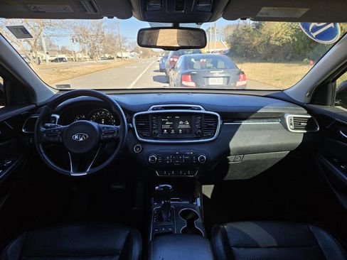Used 2017 Kia Sorento EX image 22
