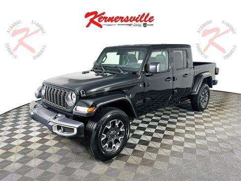 New 2025 Jeep Gladiator Sport w/ Premium Package image 3