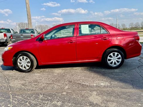 Used 2010 Toyota Corolla LE image 2