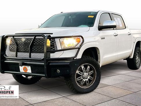 Used 2014 Toyota Tundra 4x4 CrewMax image 11