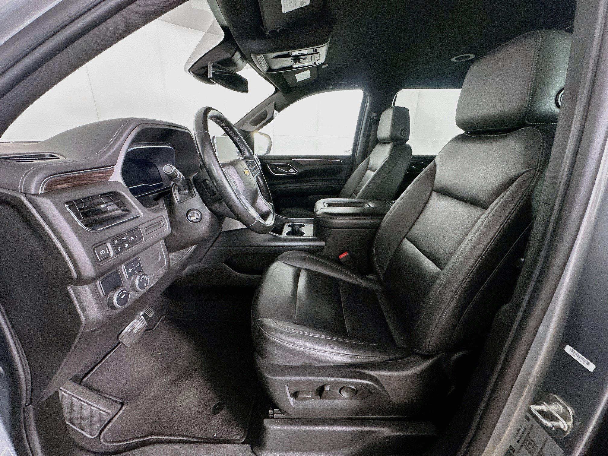 Used 2023 Chevrolet Tahoe LT w/ Luxury Package RWD image 13