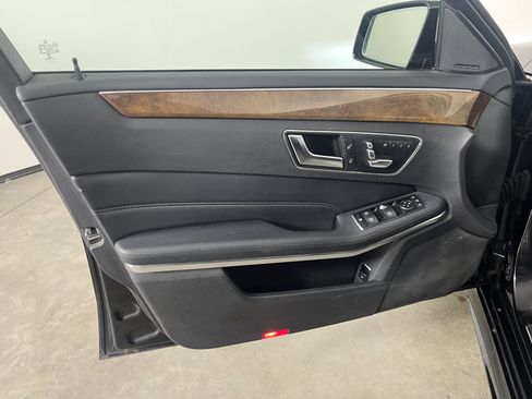 Used 2016 Mercedes-Benz E 350 4MATIC Sedan image 18