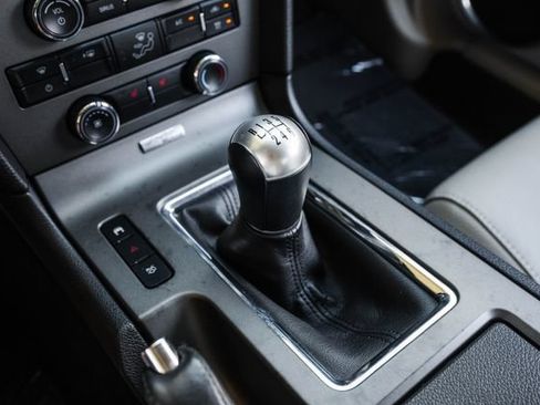 Used 2011 Ford Mustang GT Premium w/ Comfort Pkg RWD image 13