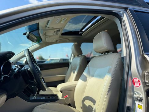Used 2017 Subaru Outback 2.5i Limited AWD/4WD image 12