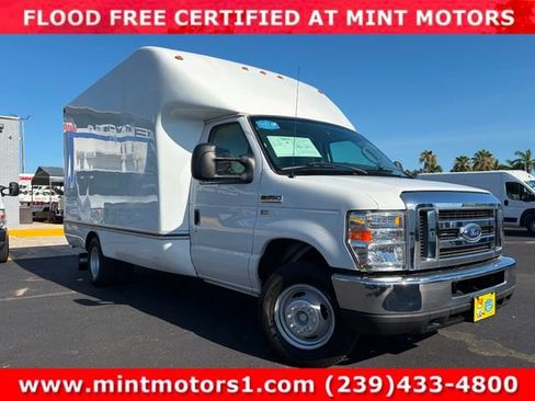 Used 2019 Ford E-350 and Econoline 350 Super Duty RWD image 6