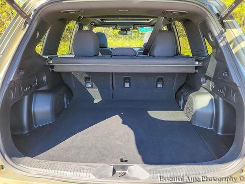 Certified 2025 Subaru Forester Premium AWD/4WD image 27