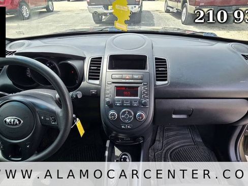 Used 2013 Kia Soul FWD image 16