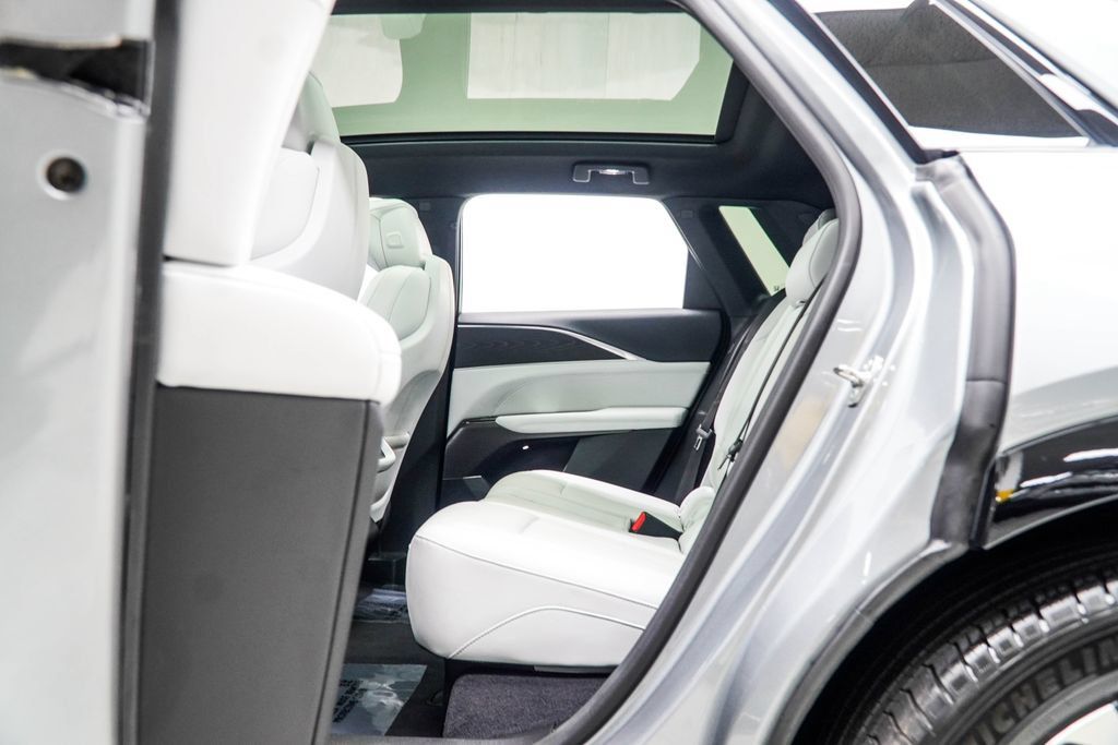 Used 2024 Cadillac Lyriq Sport AWD/4WD image 39