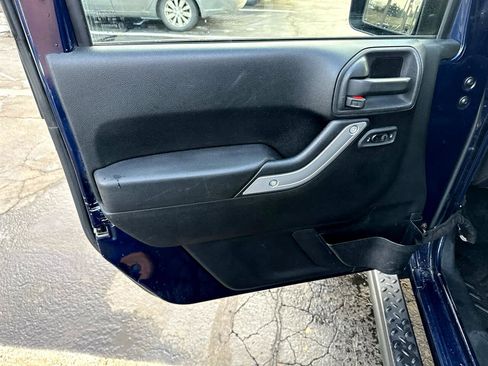 Used 2013 Jeep Wrangler Unlimited Sport image 15