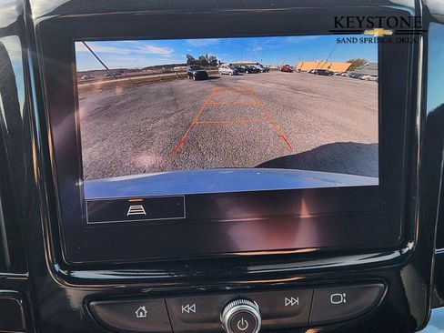 Used 2023 Chevrolet Traverse LT image 19