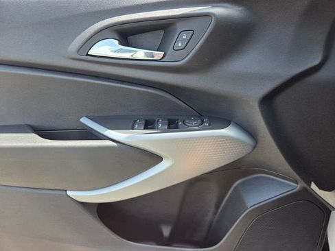 Used 2024 Chevrolet Trax LS FWD image 34