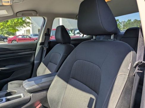 Used 2025 Nissan Altima 2.5 SV FWD image 13
