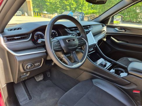 Certified 2023 Jeep Grand Cherokee Altitude AWD/4WD image 13