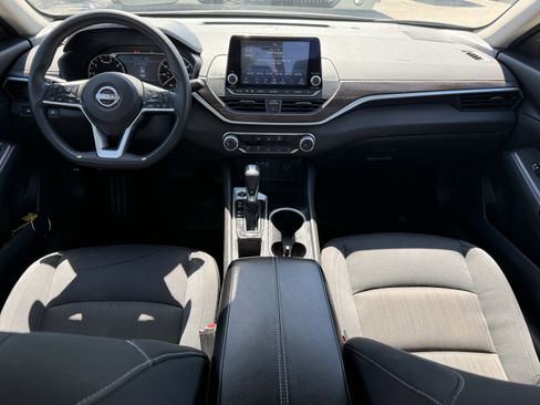 Used 2024 Nissan Altima 2.5 SV image 13