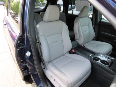 Used 2023 Honda Passport EX-L image 16