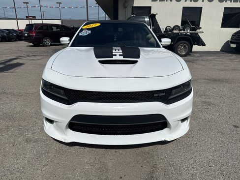 Used 2017 Dodge Charger R/T RWD image 3