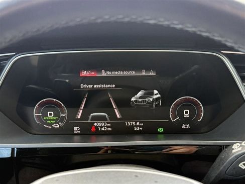 Used 2021 Audi e-tron Premium AWD/4WD image 43
