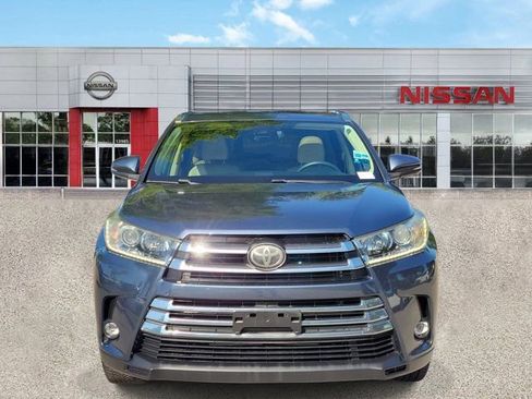 Used 2019 Toyota Highlander Limited FWD image 7
