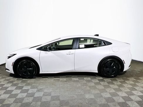 New 2026 Toyota Prius LE FWD image 5
