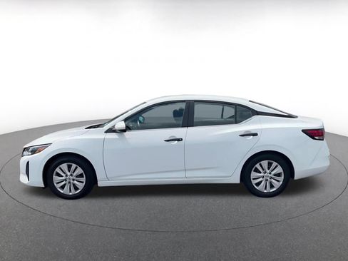 Used 2025 Nissan Sentra S FWD image 9