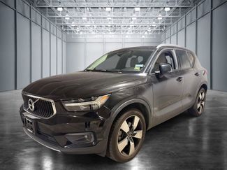 Used 2021 Volvo XC40 T5 Momentum w/ Premium Package AWD/4WD video 1