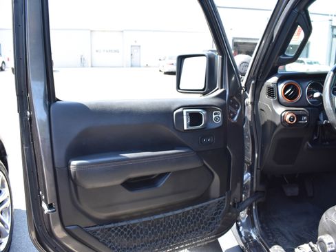 Used 2023 Jeep Gladiator Mojave w/ LED Lighting Group AWD/4WD image 22