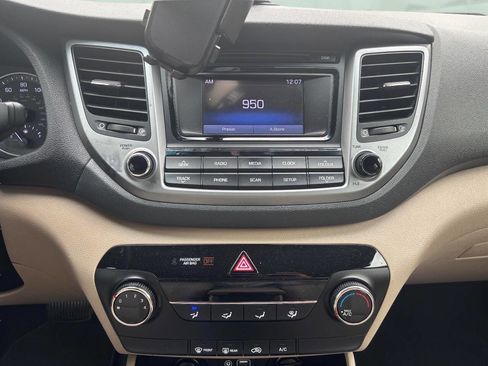 Used 2018 Hyundai Tucson SE image 22