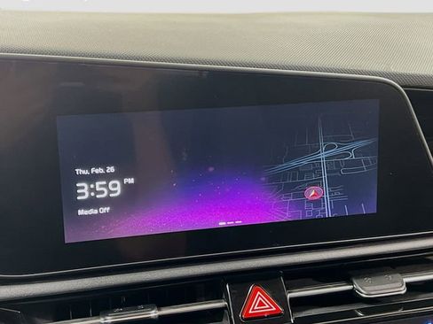 Certified 2023 Kia Niro EX image 15