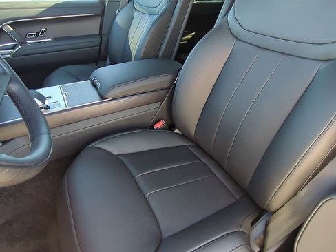 New 2025 Land Rover Range Rover SE image 15