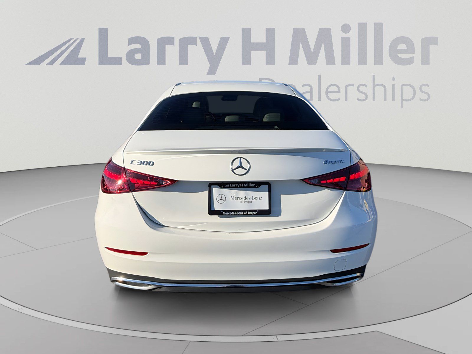 Used 2023 Mercedes-Benz C 300 4MATIC Sedan image 4