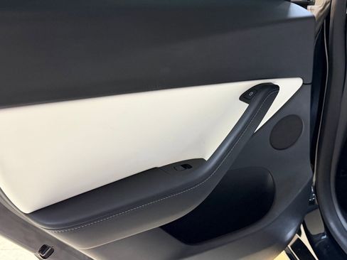 Used 2022 Tesla Model Y Performance AWD/4WD image 35